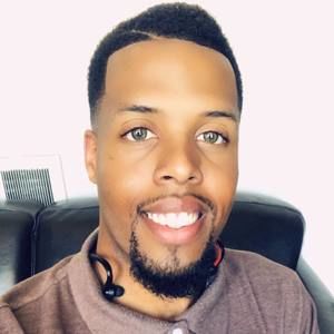 Meet your Posher, Dominique